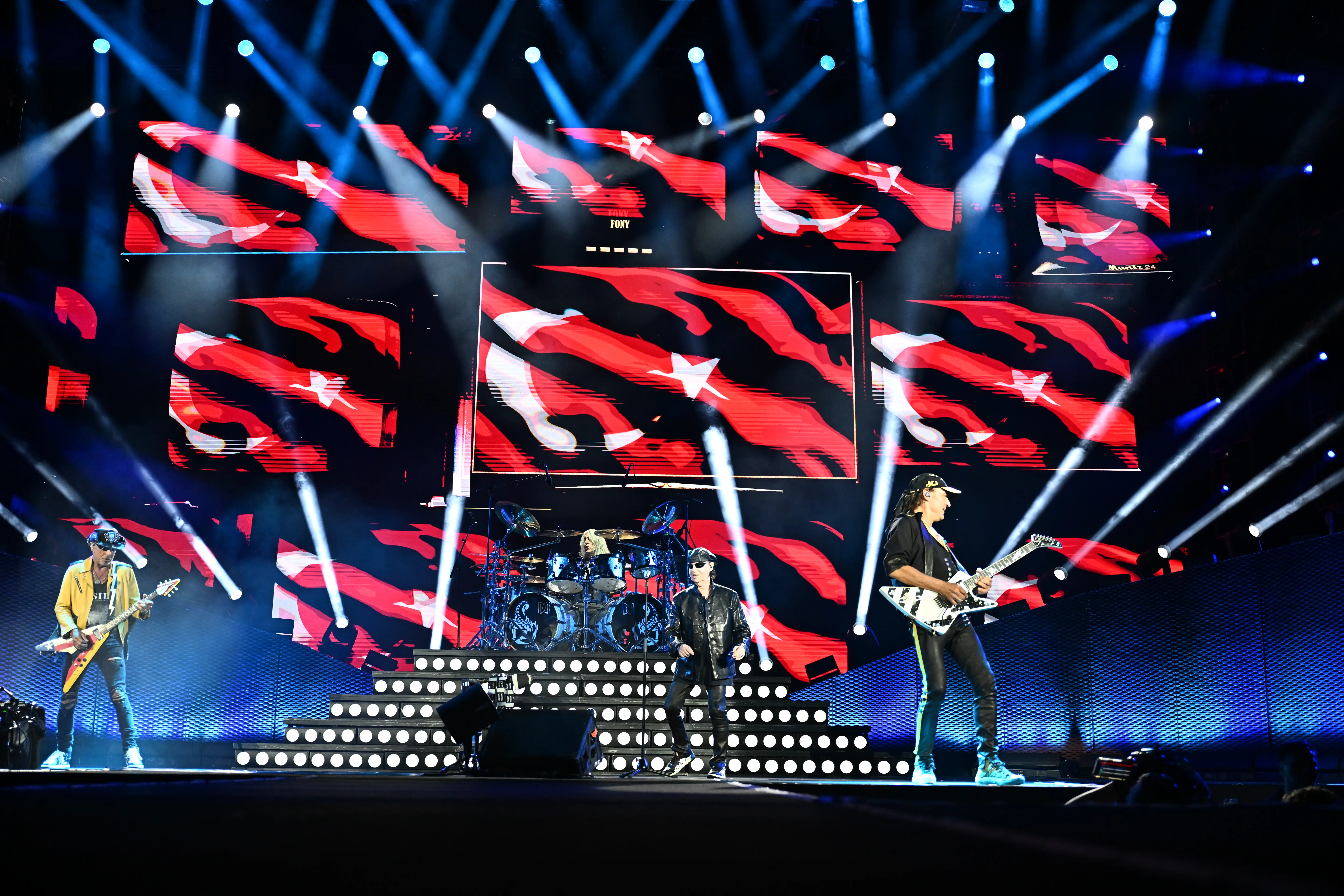 Scorpions 33 Yıl Sonra İstanbul’da  Aynı Stadyumda Tarihi Yeniden Yazdı